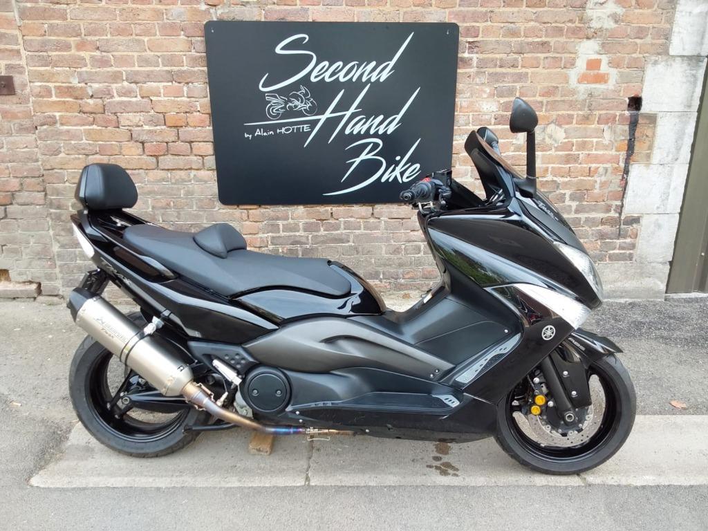 T MAX 500, ETAT NEUF, AKRAPOVIC, GANATIE 1 AN, 5995 EUR