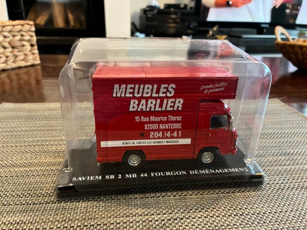 saviem sb 2 fourgon 1/43 ixo hachette collection, Enlèvement, Comme neuf