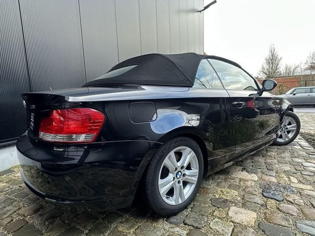 BMW 118 118i Cabrio /Navi/Sportpack/Garantie/LEZ ok/Lage km, Auto's, BMW, 1 Reeks, Zwart, Cabriolet, Zwart