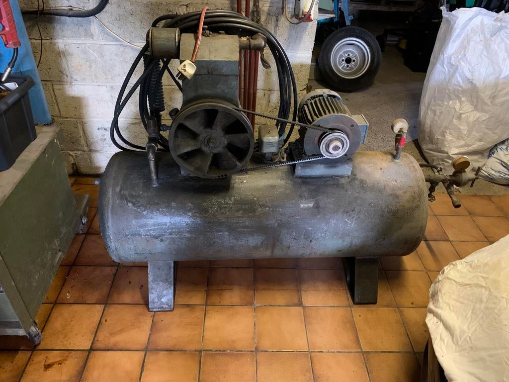 Compresseur, Bricolage & Construction, Compresseurs, Enlèvement, Comme neuf