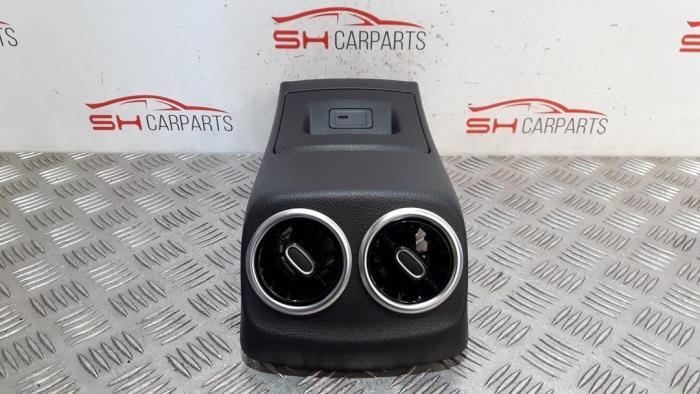 Grille d'aération arrière d'un Mercedes CLA, 3 mois de garantie, Utilisé, -, -