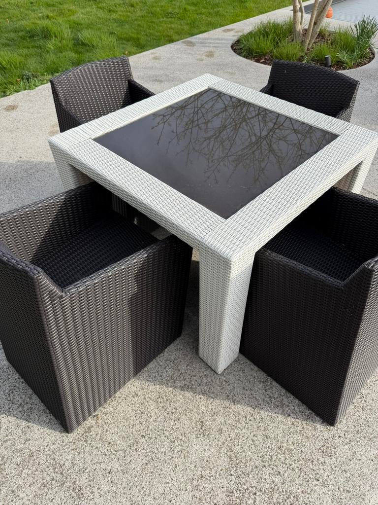 Mooie wicker tuinset: tafel + 4 stoelen, Ophalen, 4 zitplaatsen, Zo goed als nieuw, Wicker