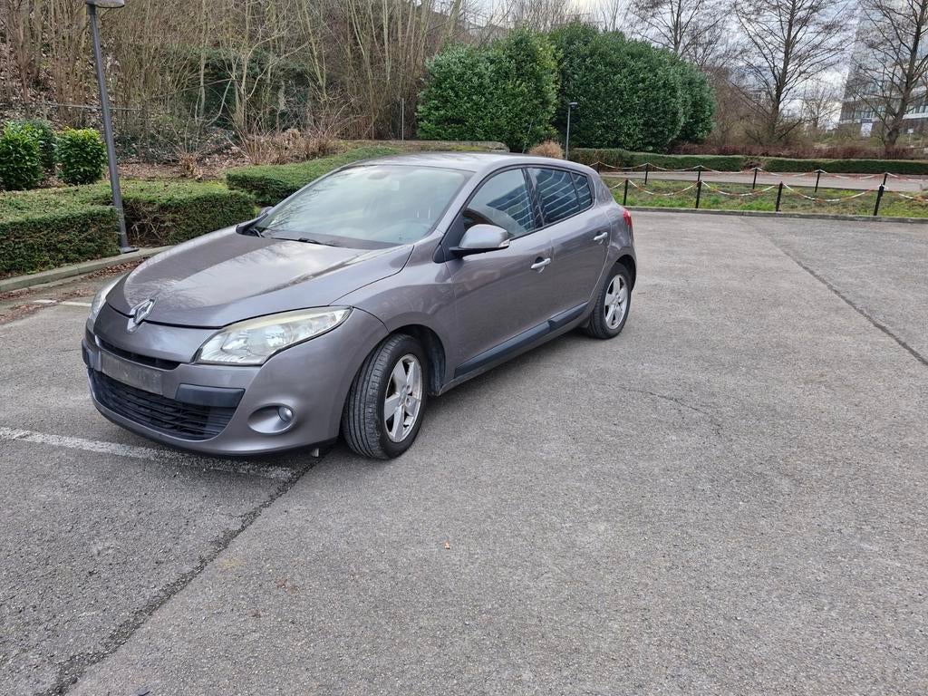 RENAULT MEGANE 1.6 ESSENCE 2010 AVEC 170MKM AIRCO/CUIR, Autos, Cuir, Achat, Noir, 5 portes