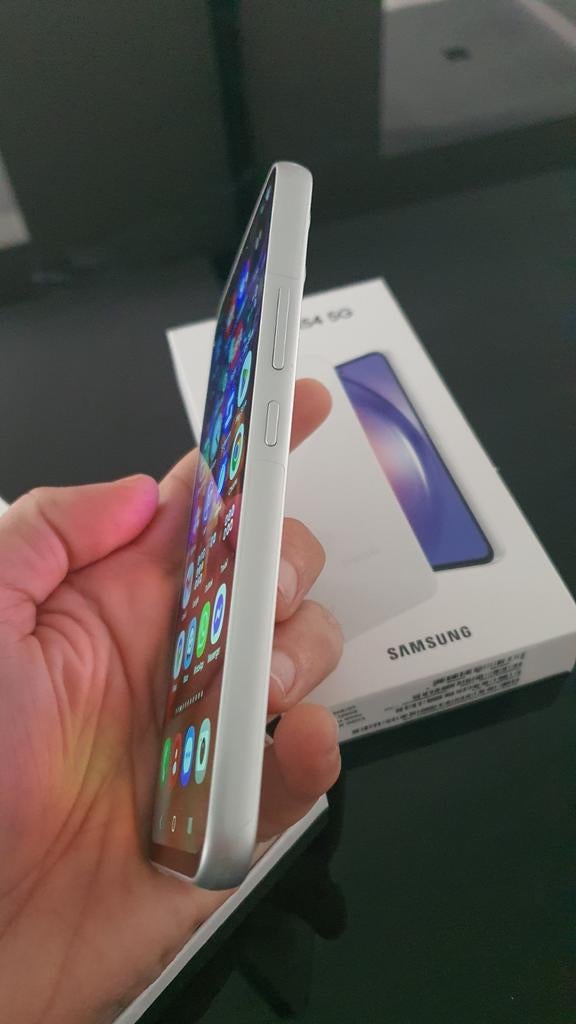 Samsung Galaxy A54 5G quasi neuf 128 gigas blanc batterie, Enlèvement, Avec support, Blanc