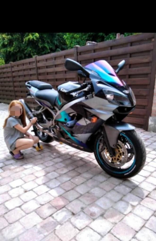 Zeer Krachtige ZX9-R bj 2001
- Amper 29000 km