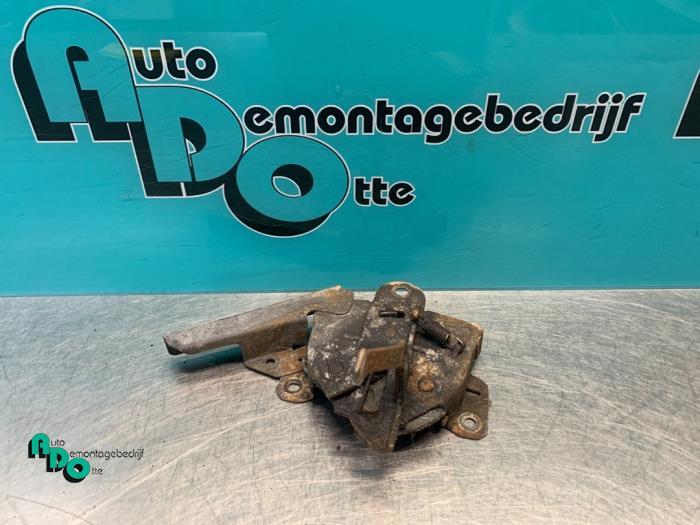 Mécanique de verrouillage capot d'un Mitsubishi Lancer (Lan, -, 3 mois de garantie, Utilisé, Mitsubishi