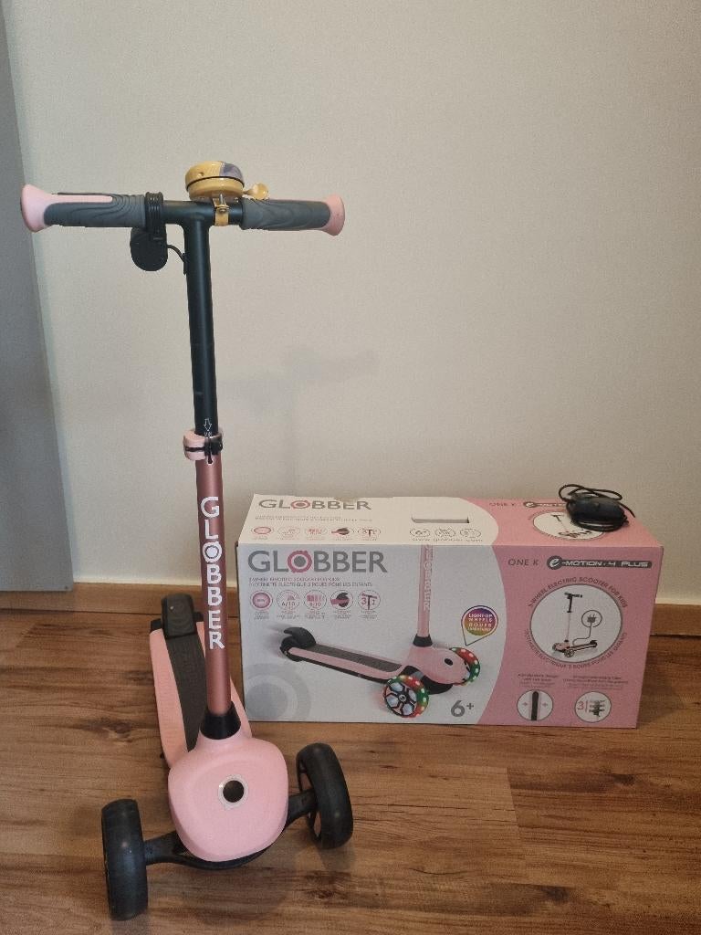 Elektrische kinderstep, Fietsen en Brommers, Ophalen, Zo goed als nieuw, Elektrische step (E-scooter), Globber