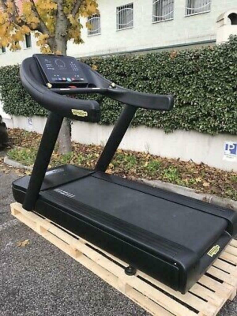 TECHNOGYM loopband /crosstrainer set uit FAILISSEMENT, Sport en Fitness, Ophalen, Zo goed als nieuw, Benen