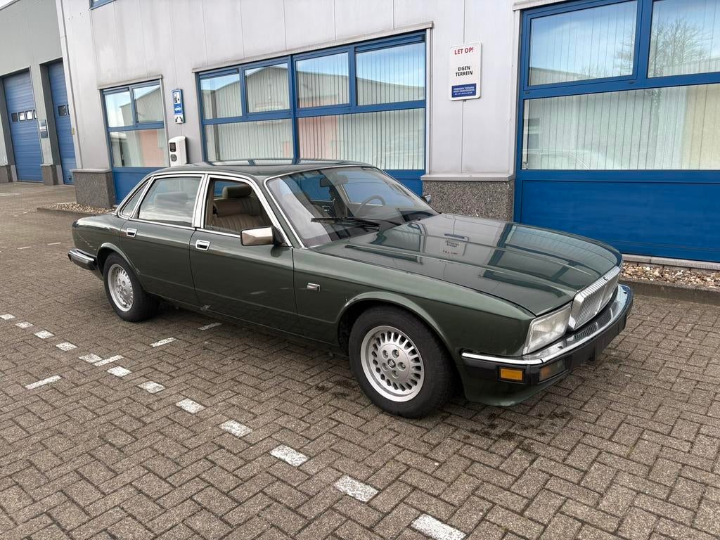 Jaguar XJ40 3.6 automatique 1987, Autos, Oldtimers & Ancêtres, Particulier, Achat, Jaguar, Essence, Berline, 4 portes, Automatique
