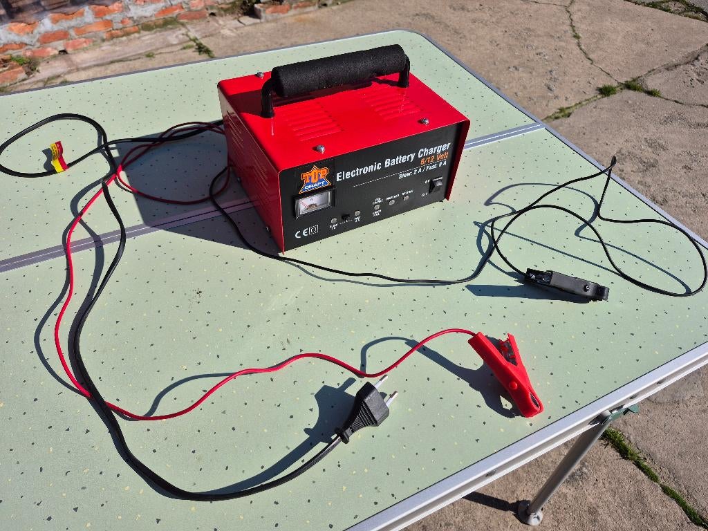 Battery Charger 6/12 volt 2/8 Amp, Enlèvement