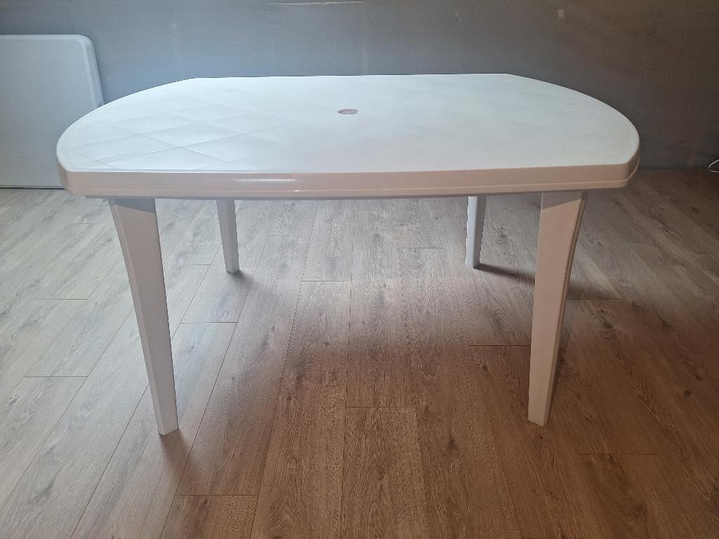 Tuintafel, Ophalen, Gebruikt, Ovaal, Plastic