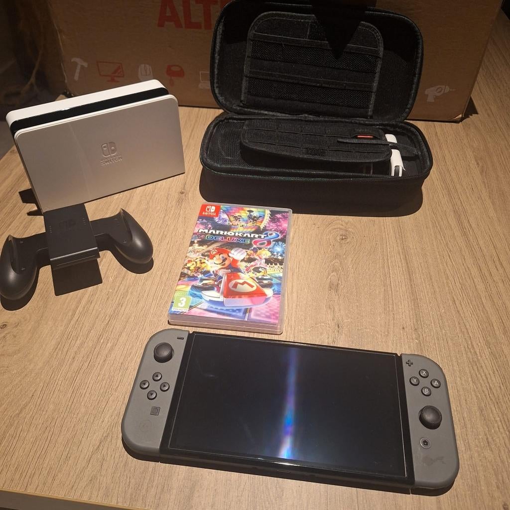 Nintendo Switch Oled, Games en Spelcomputers, Spelcomputers | Nintendo Switch, Zo goed als nieuw, Switch OLED, Met 3 controllers of meer