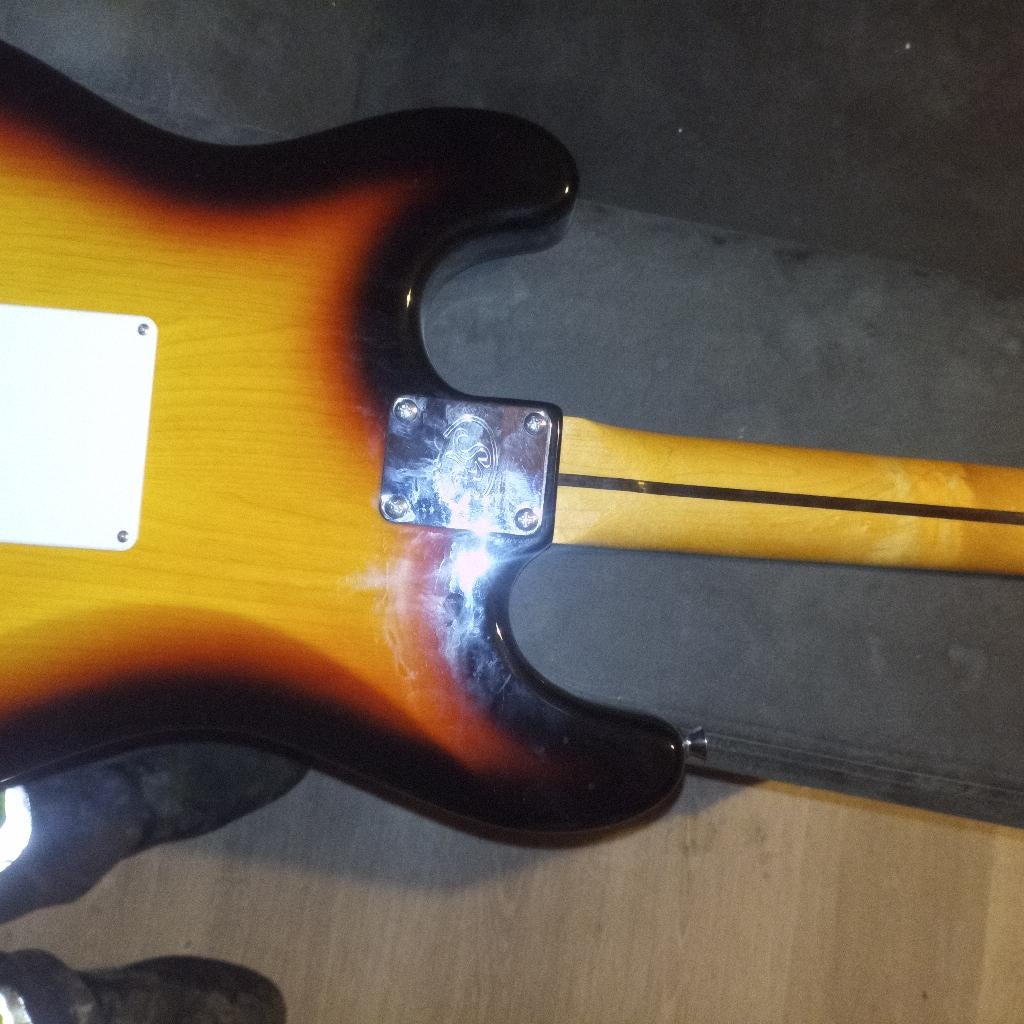 Gitaar, Ophalen, Zo goed als nieuw, Overige merken, Met versterker