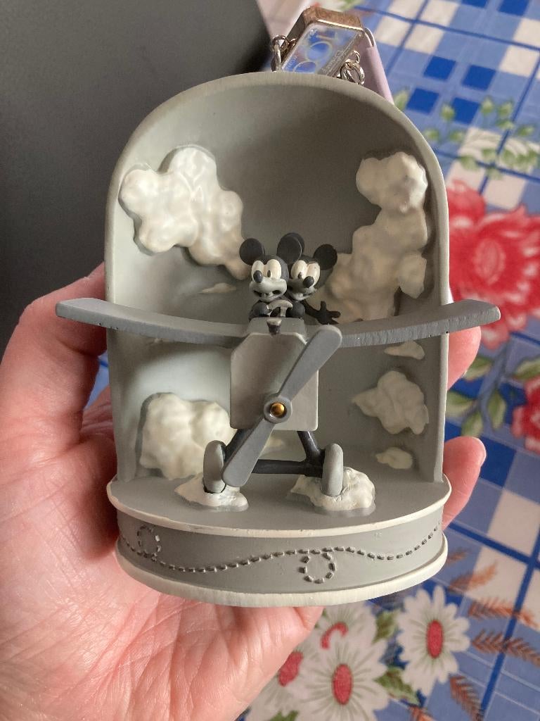 Nieuw Mickey and Minnie Disney Ornament - Vliegtuig, Verzamelen, Ophalen of Verzenden, Mickey Mouse, Nieuw, Beeldje of Figuurtje