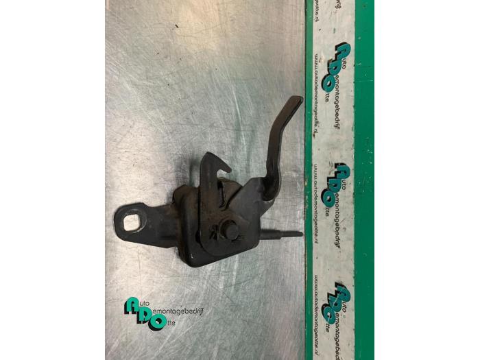 Mécanique de verrouillage capot d'un Renault Twingo (Twingo, Autos : Pièces & Accessoires, Carrosserie & Tôlerie, Renault, Utilisé