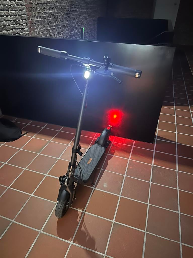 Segway Ninebot F2, Fietsen en Brommers, Steps, Ophalen, Zo goed als nieuw, Elektrische step (E-scooter)