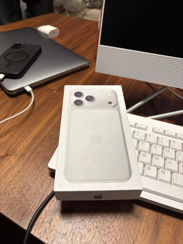 iPhone 17 pro max, Télécoms, Téléphonie mobile | Apple iPhone, Enlèvement ou Envoi, Comme neuf