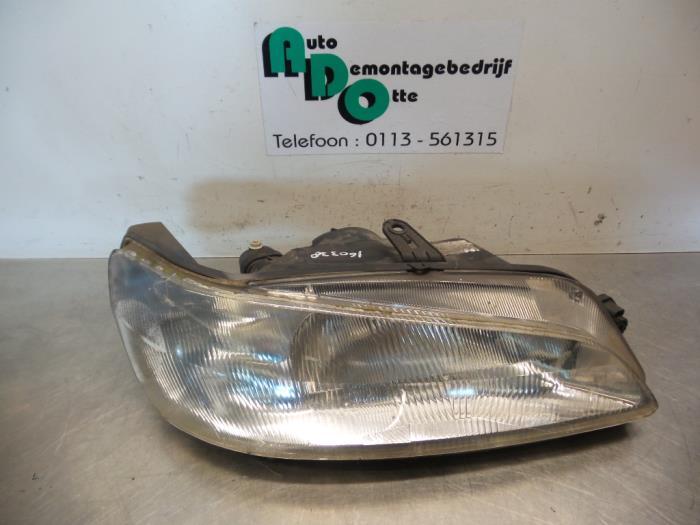 Phare droit d'un Peugeot 306 (306 97-), Autos : Pièces & Accessoires, Éclairage, Peugeot, Utilisé, 3 mois de garantie, Enlèvement ou Envoi