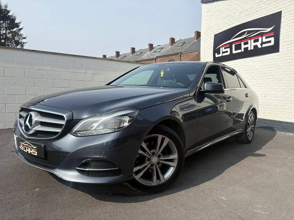 Mercedes E200, Autos, Cuir, Achat, Carnet d'entretien, Noir