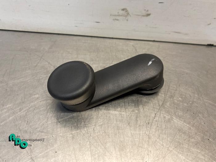 Manivelle de vitre d'un Opel Meriva (Meriva B 10-), -, Opel, 3 mois de garantie, Utilisé