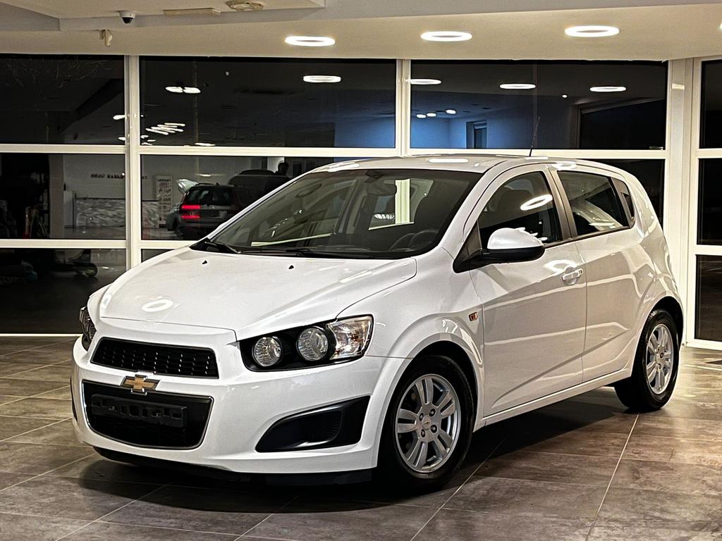 Chevrolet Aveo 1.2 benzine – parelmoer wit 08/2014 Euro5, Auto's, Chevrolet, Euro 5, Aveo, Wit, Particulier
