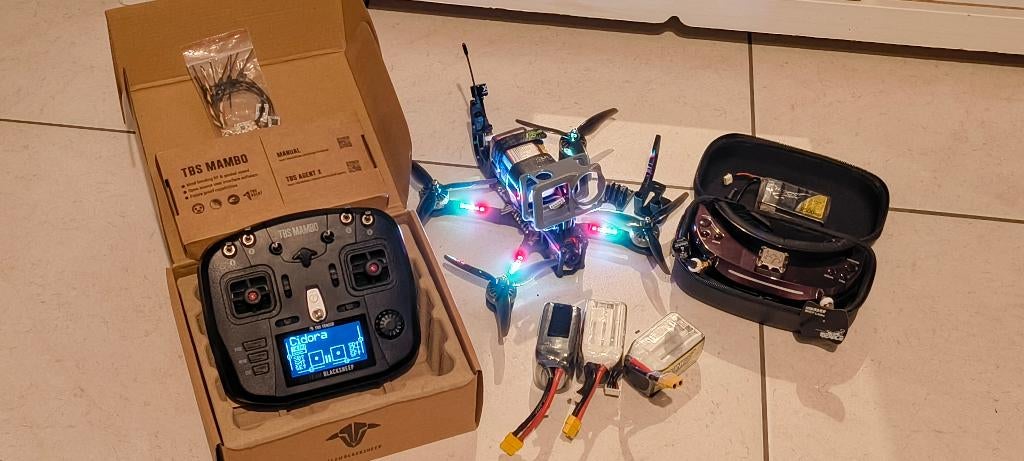 FPV starter kit, Hobby & Loisirs créatifs, Modélisme | Radiocommandé & Téléguidé | Hélicoptères & Quadricoptères, RTF (Ready to Fly)