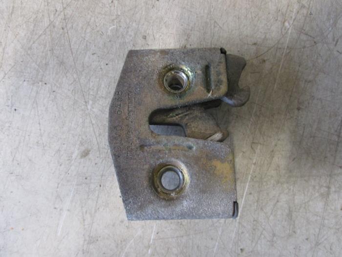 Serrure portière mécanique 4portes avant droite d'un Volvo, -, 3 mois de garantie, -, -