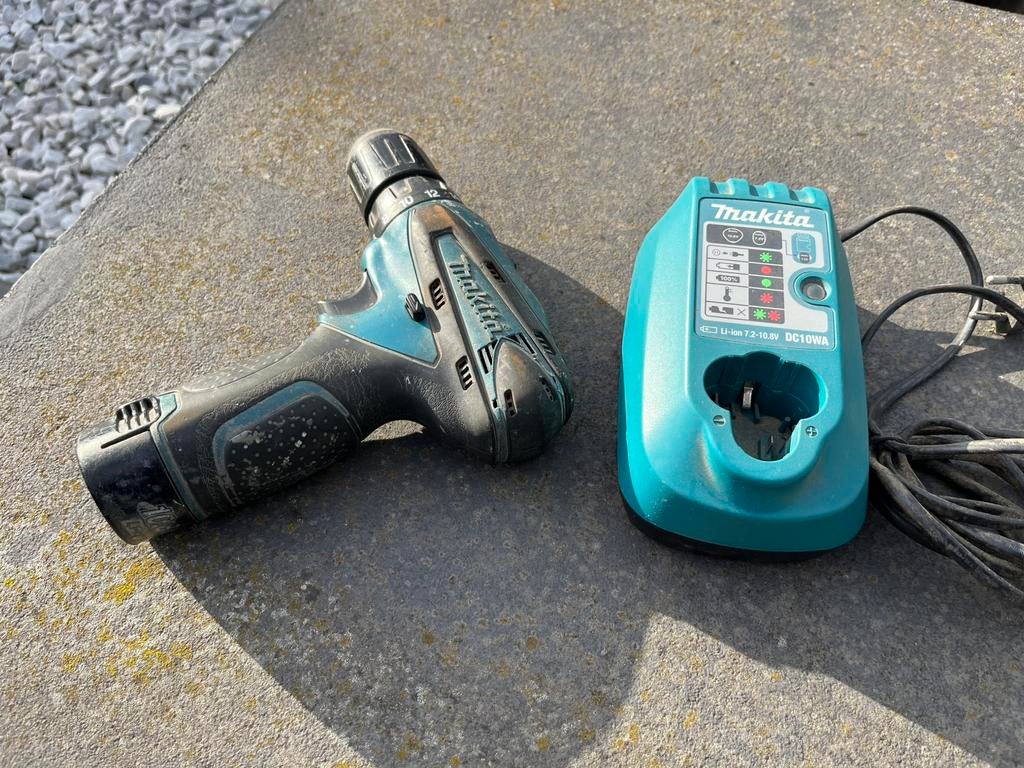 Makita schroef-boormachine + oplader, Doe-het-zelf en Bouw, Gereedschap | Boormachines, Ophalen, Gebruikt, Boor- en Schroefmachine