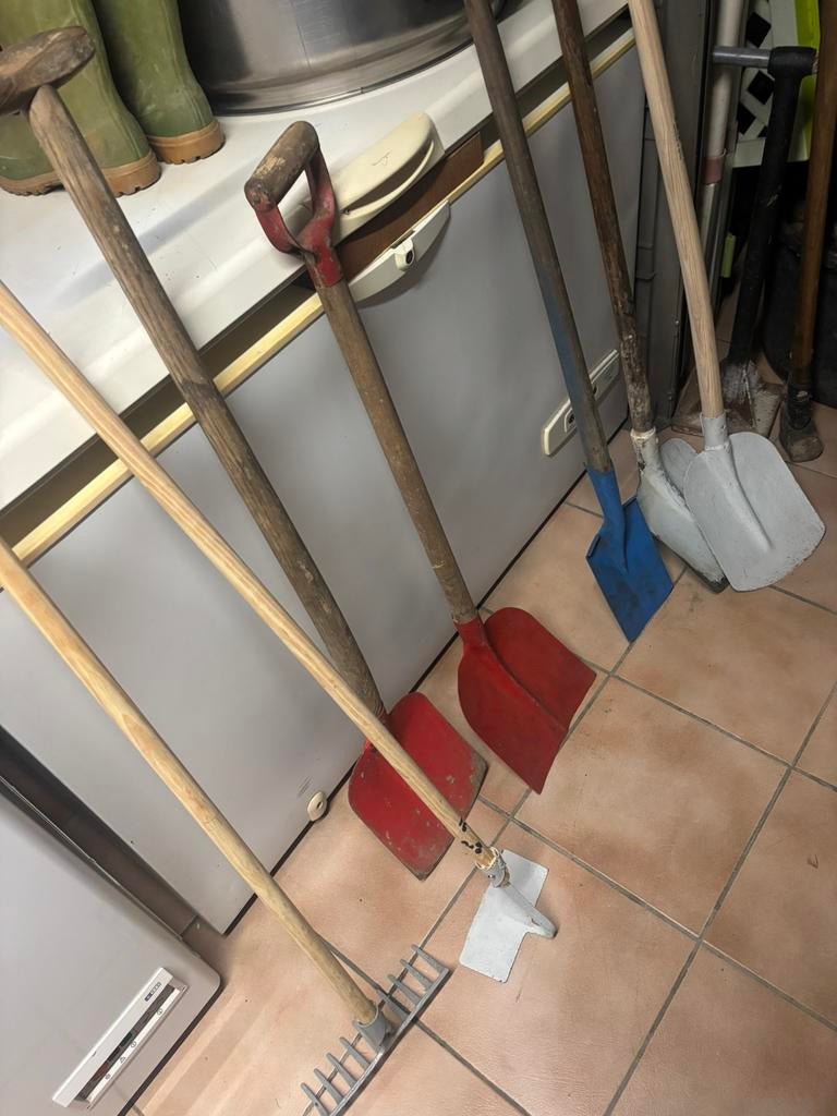 Schop , spade , schoffel, hark, Jardin & Terrasse, Outils à main, Enlèvement ou Envoi, Utilisé, Râteau