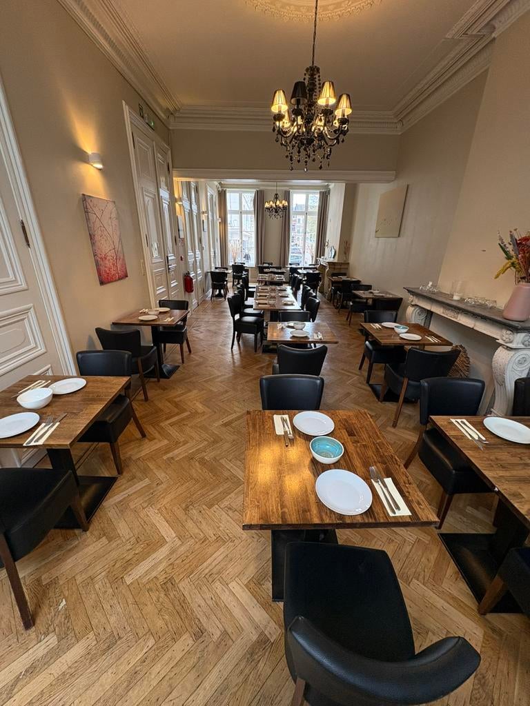 23 tafels en 46 stoelen te koop., Zakelijke goederen, Exploitaties en Overnames