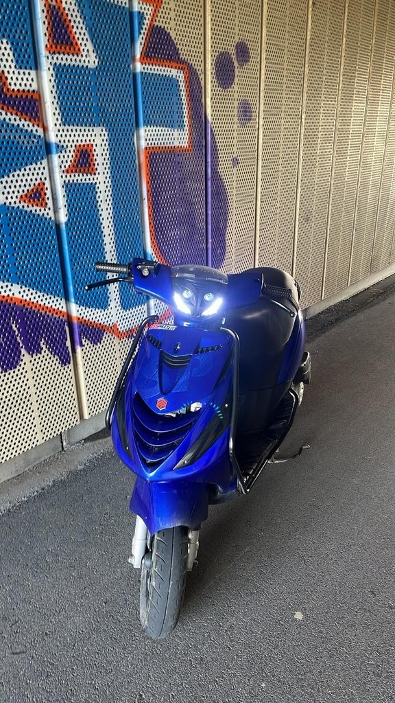 piaggio zip, Fietsen en Brommers, Ophalen, Zo goed als nieuw, Zip