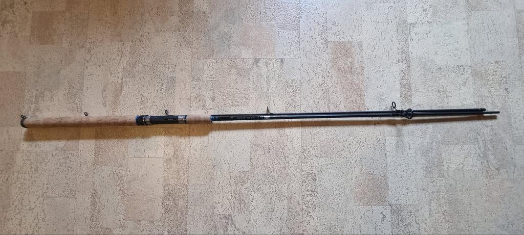 Abu Garcia 2.4m Devil 10-30g, Watersport en Boten, Hengelsport | Roofvissen, Ophalen, Zo goed als nieuw, Werphengel