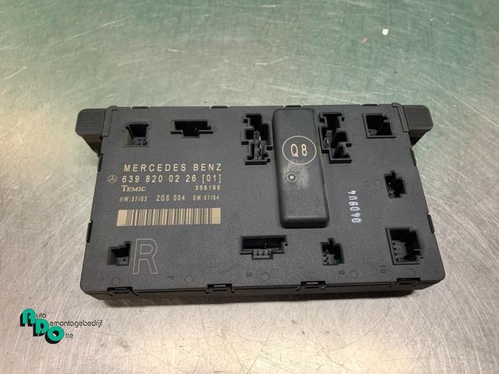 Module verrouillage central des portes d'un Mercedes Vito (V, Autos : Pièces & Accessoires, 3 mois de garantie, Utilisé, -, -