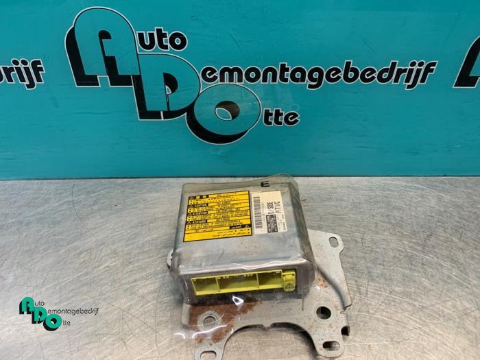 Airbag Module van een Lexus IS 200 (IS 200 99-), Gebruikt, -, -, -