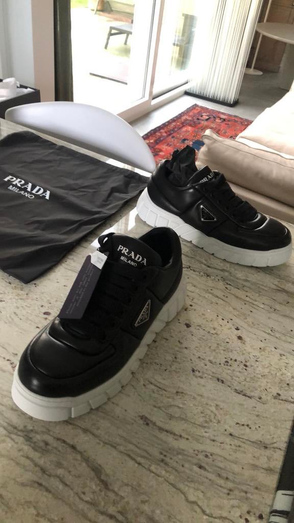 PRADA baskets en cuir, Enlèvement ou Envoi, Neuf, Noir, Baskets