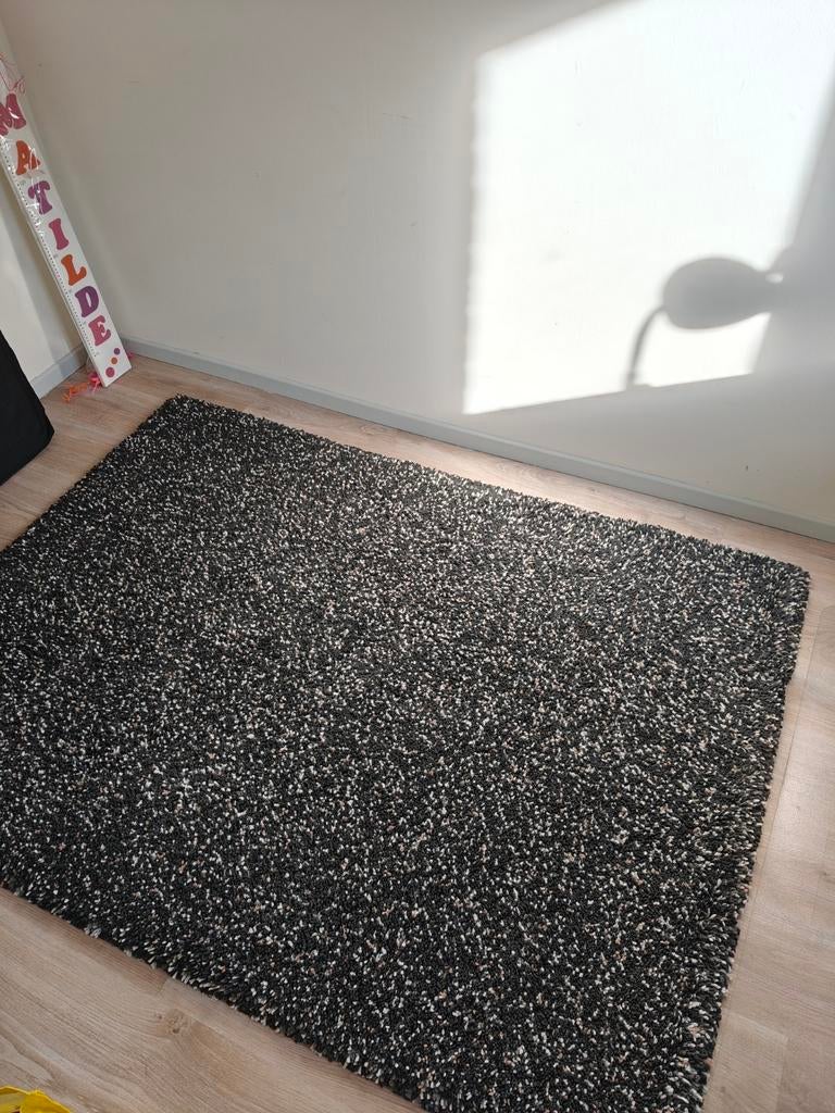 Zwart/wit Vindum tapijt Ikea 133x180, Huis en Inrichting, Ophalen, Zwart