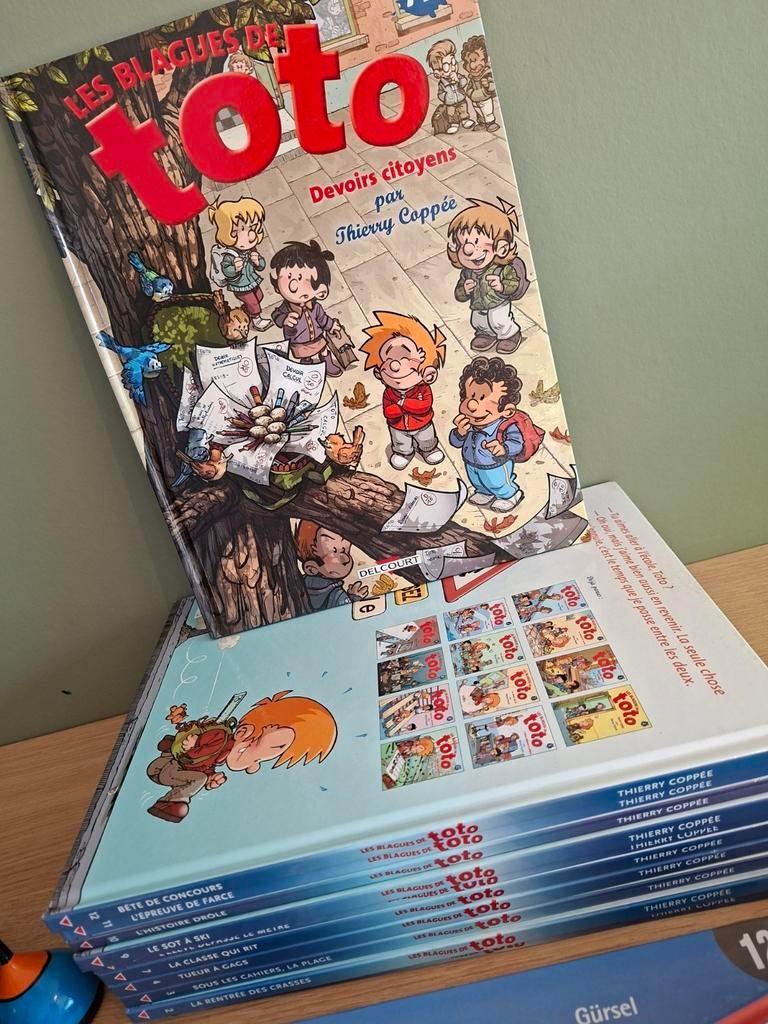 Tres gros lot de bd, très bon état.  Les no sont en pho, Livres, Enlèvement ou Envoi, Comme neuf