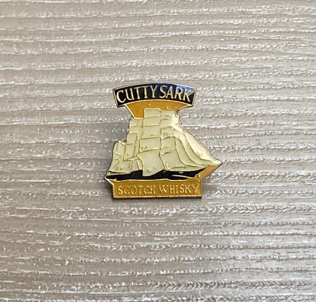PIN - CUTTY SARK - SCOTCH WHISKEY - ZEILBOOT - VOILIER, Collections, Envoi, Utilisé, Marque, Insigne ou Pin's
