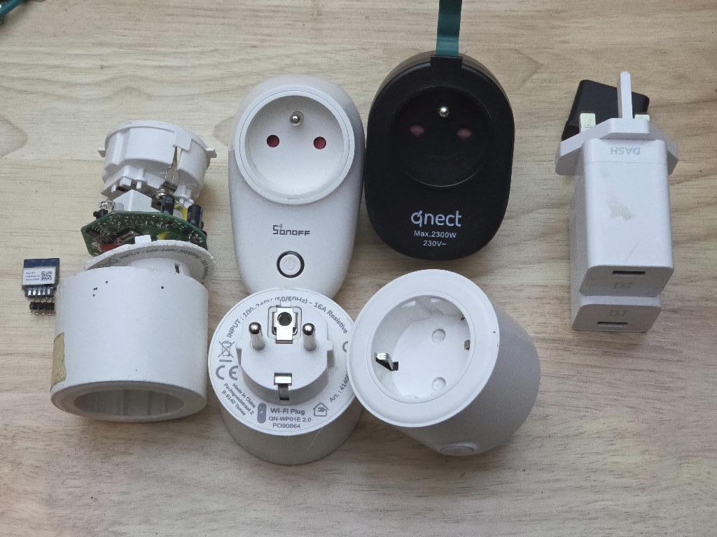 Qnect Tuya smart home switch plug, Enlèvement, Utilisé