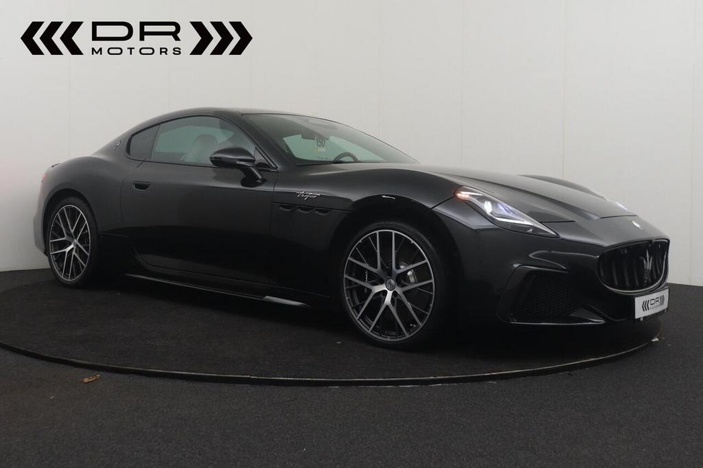 Maserati GranTurismo TROFEO 549HP 4WD 3.0V6 - ADAS PACKAGE, Auto's, Maserati, 4 zetels, Zwart, Bedrijf, 2 deurs