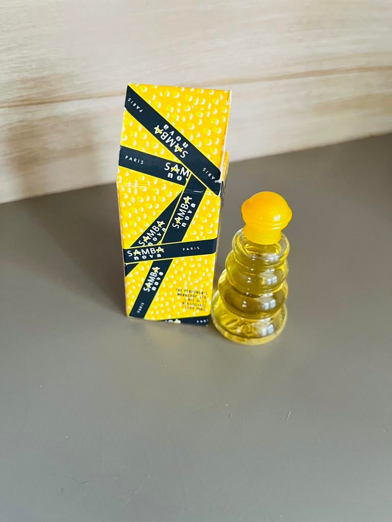 Mini-parfum Samba Nova Paris pour femme — Eau de toilette, Bijoux, Sacs & Beauté, Beauté | Parfums, Enlèvement ou Envoi