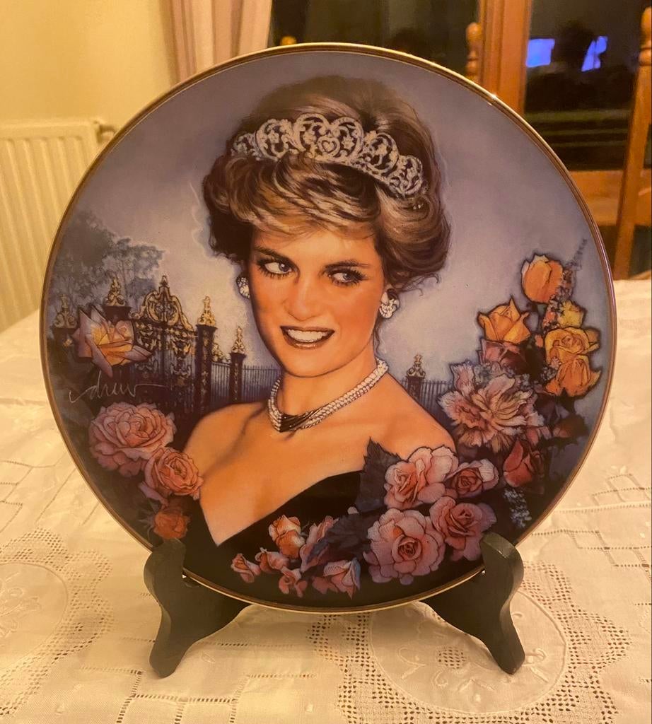 Assiettes commémoratives Lady Diana, collection complète, Antiquités & Art, Antiquités | Assiettes décoratives & Carrelages, Enlèvement