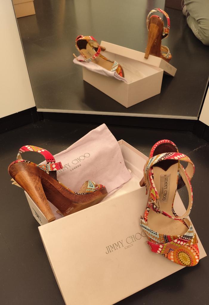 Jimmy Choo kleurrijk, Kleding | Dames, Schoenen, Overige kleuren, Jimmy choo, Ophalen of Verzenden, Zo goed als nieuw
