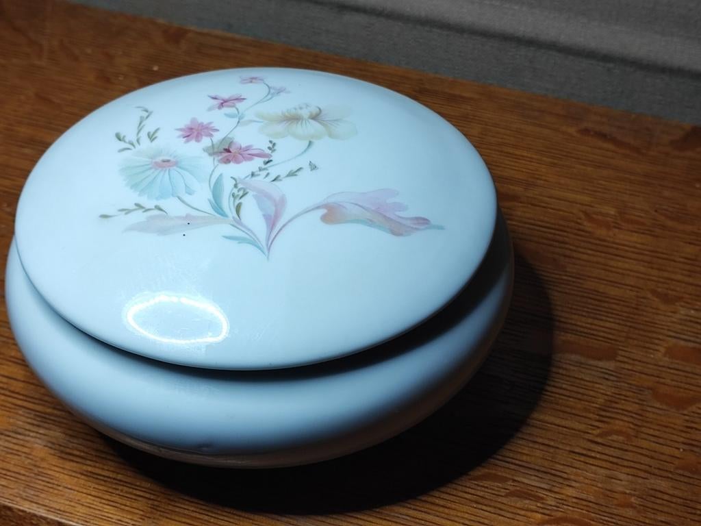 Porcelaine de Limoges bonbonniere, Antiquités & Art, Enlèvement ou Envoi