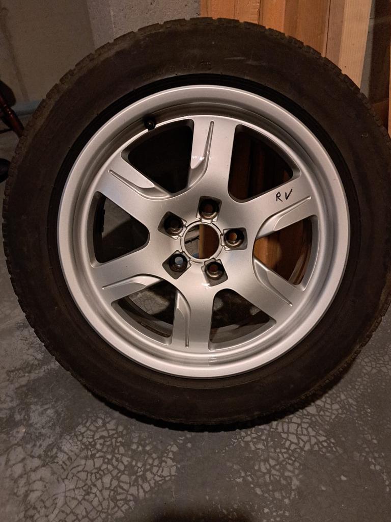 Velgen en banden audi a4 allroad 225/55/R17 origineel, Autos : Pièces & Accessoires, Pneus & Jantes, Pneus et Jantes, Pneus hiver