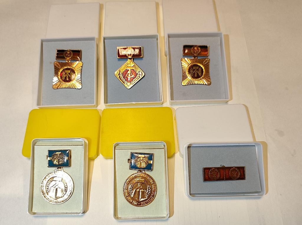 DDR medailes, Enlèvement ou Envoi, Autres, Emblème ou Badge