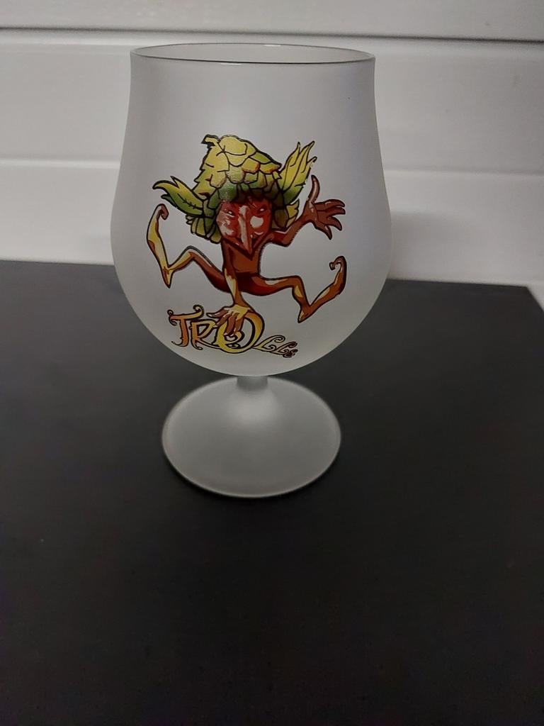 Cuve des trolls melk glas, Ophalen of Verzenden, Zo goed als nieuw, Glas of Glazen, Overige merken
