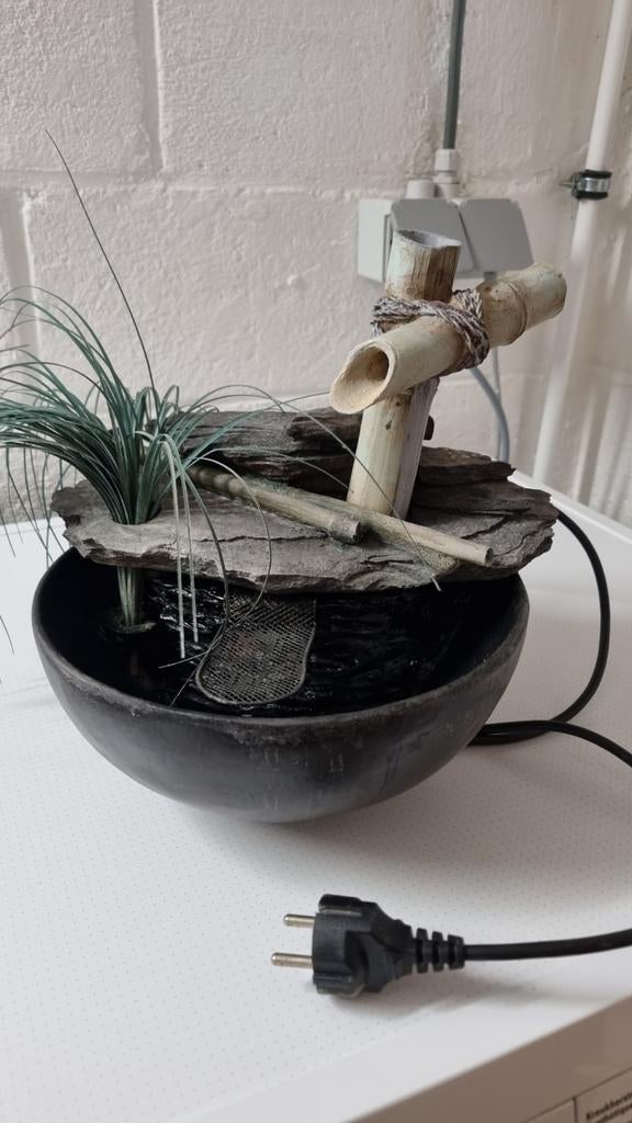 Petite fontaine d'intérieur, Enlèvement, Fontaine