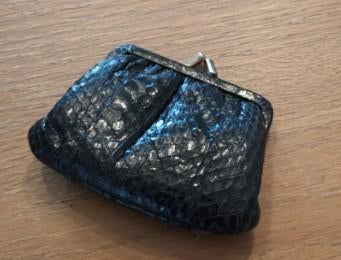 portemonnee, Gebruikt, Zwart, Met knipsluiting, Ophalen