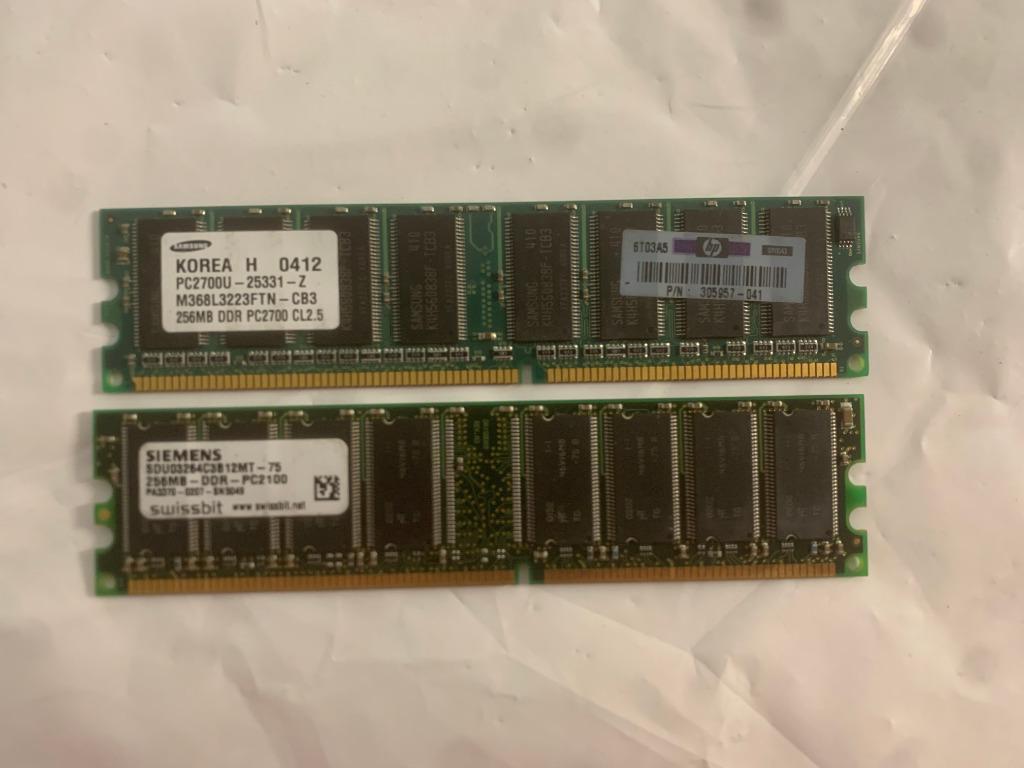 Lot 2 RAM DDR vintage – Samsung PC2700 & Siemens PC2100, Informatique & Logiciels, Mémoire RAM, Utilisé, Desktop, 1 GB ou moins